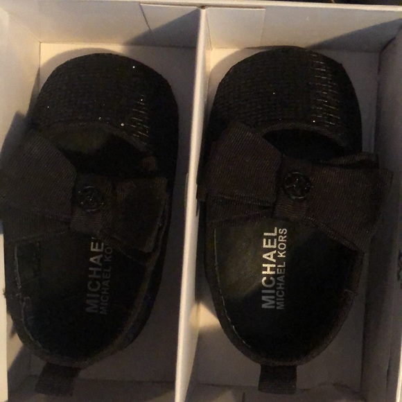New. Michael Kors Babygirl Shows sz 3 - Picture 2 of 2